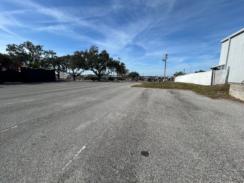 More Photos Of 650 6th St SW, Winter Haven Manufacturing For Lease