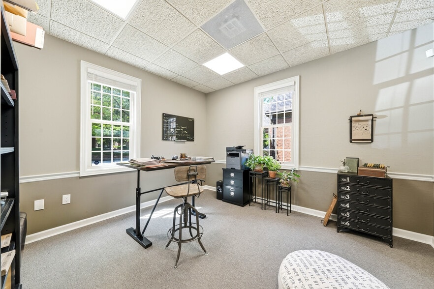More Photos Of 9724 Kingston Pike, Knoxville Loft Creative Space For Sale