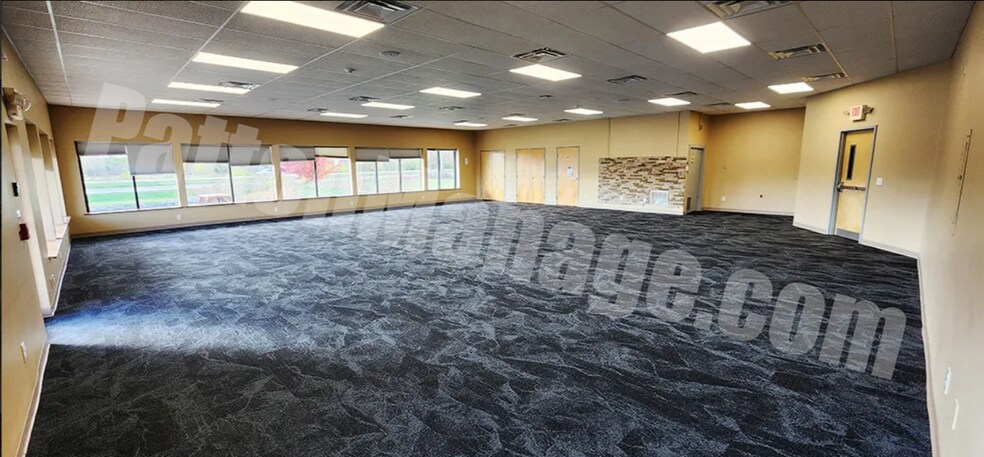 More Photos Of 6001 N US Highway 31, Whiteland General Retail For Sale