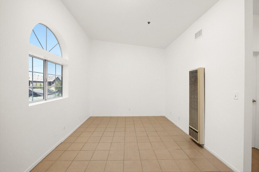 More Photos Of 2104 Mozart St, Los Angeles Apartments For Sale