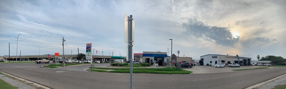 More Photos Of 200 Daniel Moore St, Portland Auto Repair For Sale