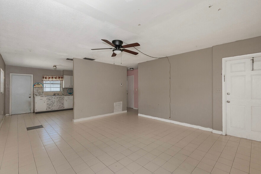 More Photos Of 1911-1915 SW 4th Ave, Fort Lauderdale Apartments For Sale