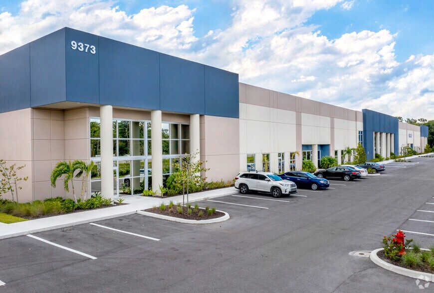 More Photos Of 9373 Laredo Ave, Fort Myers Warehouse For Lease