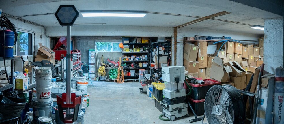 More Photos Of 378 N Market St, Wailuku Storefront Retail Office For Sale
