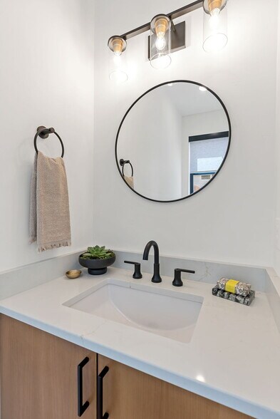 More Photos Of 127 NW Broadway St, Bend Apartments For Sale