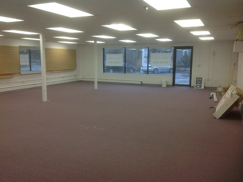 More Photos Of 116 Newburyport Tpke, Rowley Storefront Retail Office For Lease