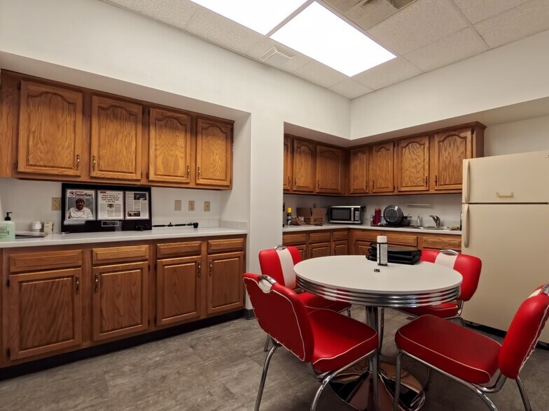 More Photos Of 200 Pine Brook Pl, Orwigsburg Office For Sale