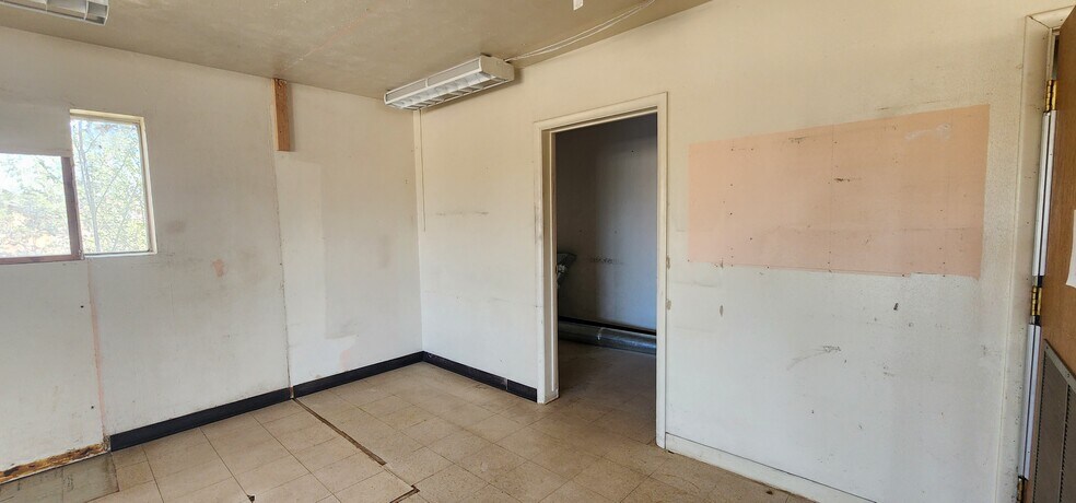 More Photos Of 435 Park Ave, Ash Fork Post Office For Sale