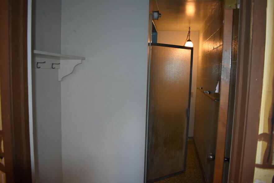 More Photos Of 7848-7856 Salt Lake Ave, Huntington Park Manufacturing For Sale