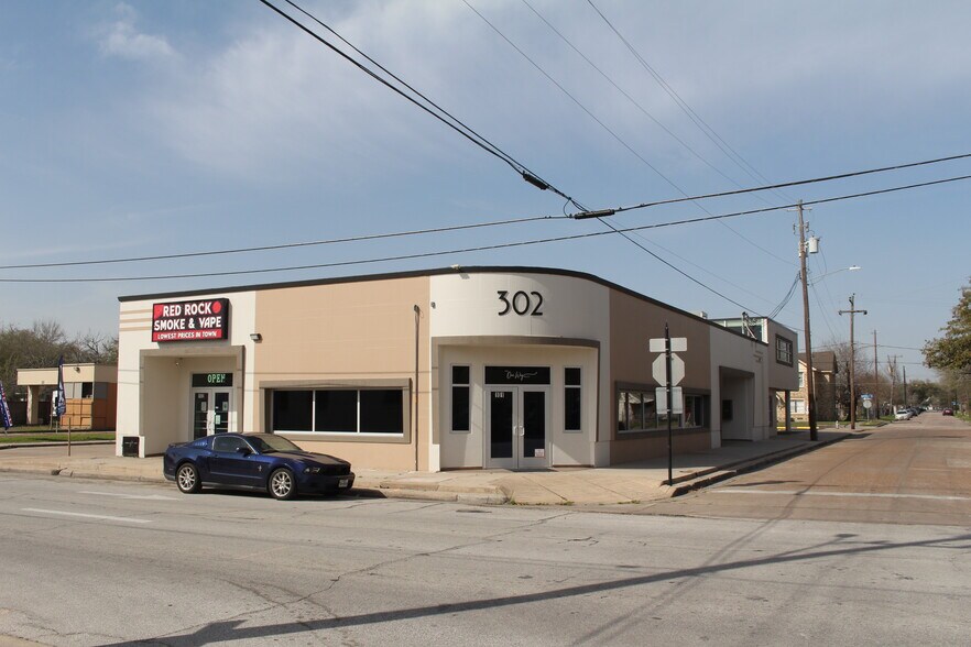 More Photos Of 302 W Defee Ave, Baytown Specialty For Sale