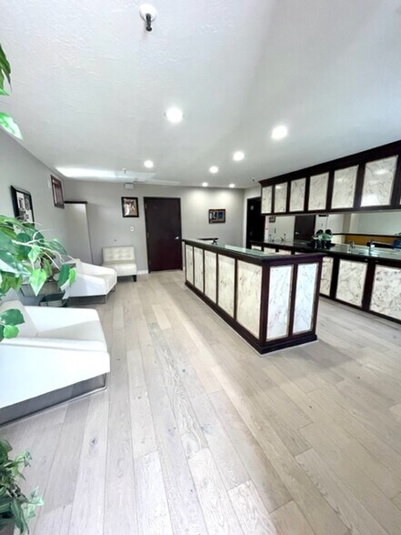 More Photos Of 2560-2590 Lafayette St, Santa Clara Warehouse For Lease