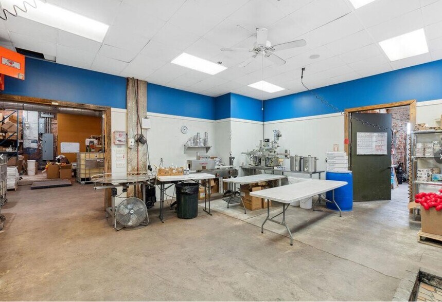 More Photos Of 200 W Benson St, Anderson Bar For Lease