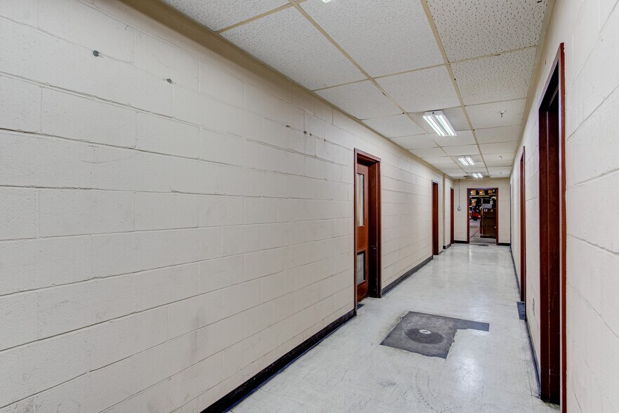 More Photos Of 1634 Olive Rd, Augusta Distribution For Sale