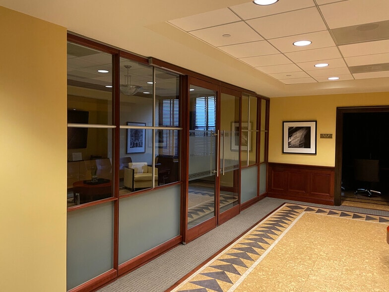 More Photos Of 112 S Tryon St, Charlotte Office Residential For Sale