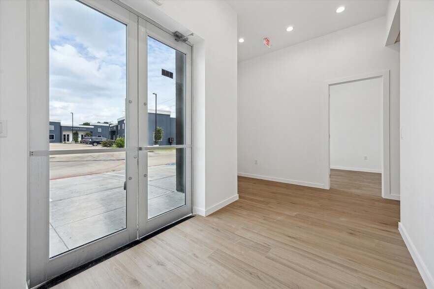 More Photos Of 26600 Cook Rd fld, Katy Office For Sale