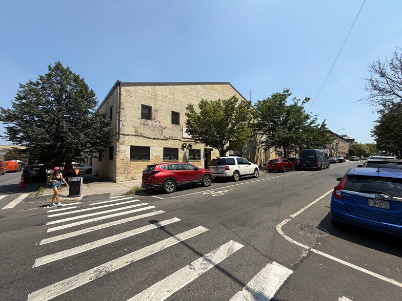 More Photos Of 35 Irving Ave, Brooklyn Warehouse For Lease