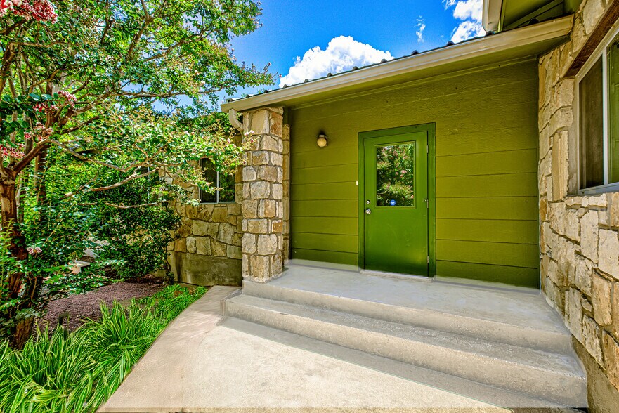 More Photos Of 45 La Buena Vista Dr, Wimberley Schools For Sale