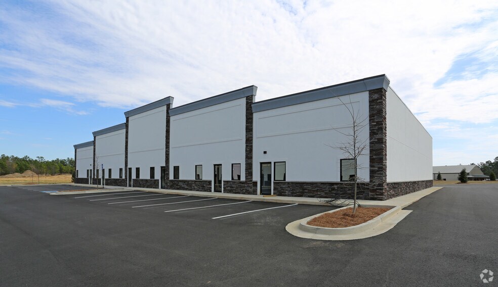 More Photos Of 5045-5047 Parham Rd, Grovetown Light Manufacturing For Lease