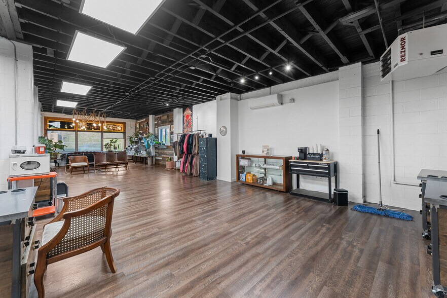 More Photos Of 2525 Tacoma Ave S, Tacoma Freestanding For Sale