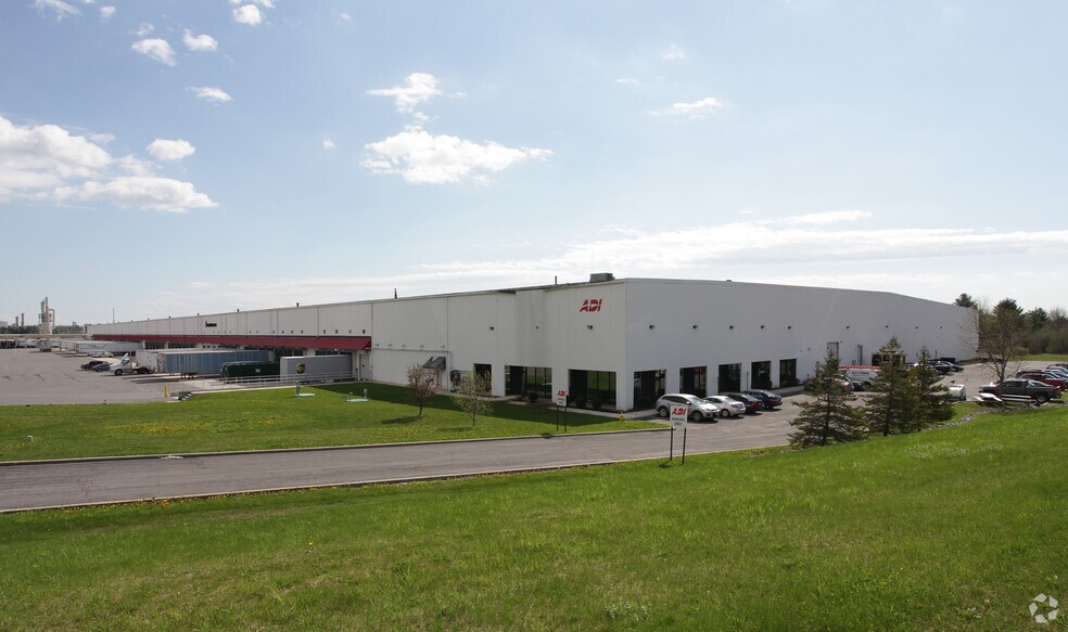 More Photos Of 218 W Yard Rd, Feura Bush Distribution For Lease