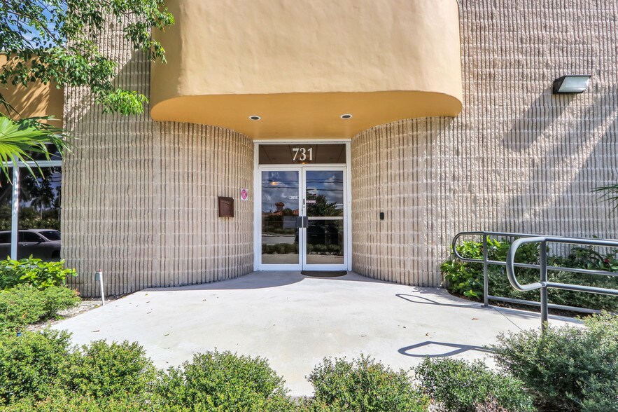 More Photos Of 731 N US Highway 1, Tequesta Medical For Sale