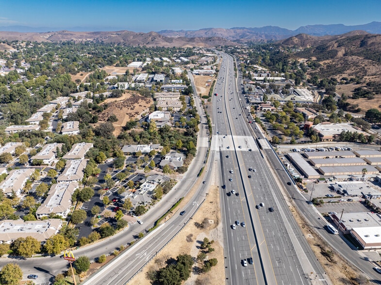 More Photos Of 29105-29125 Canwood St, Agoura Hills Restaurant For Lease