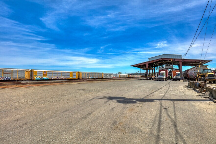 More Photos Of 467-517 E 18th St, Tacoma Warehouse For Sale