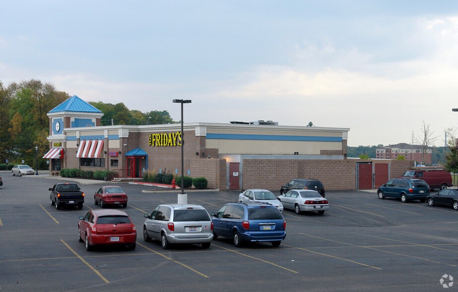 More Photos Of 4300 Lakepointe Corporate Dr, Stow Restaurant For Lease