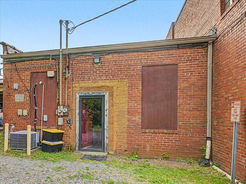 More Photos Of 119 Hillsboro St, Pittsboro Office For Sale