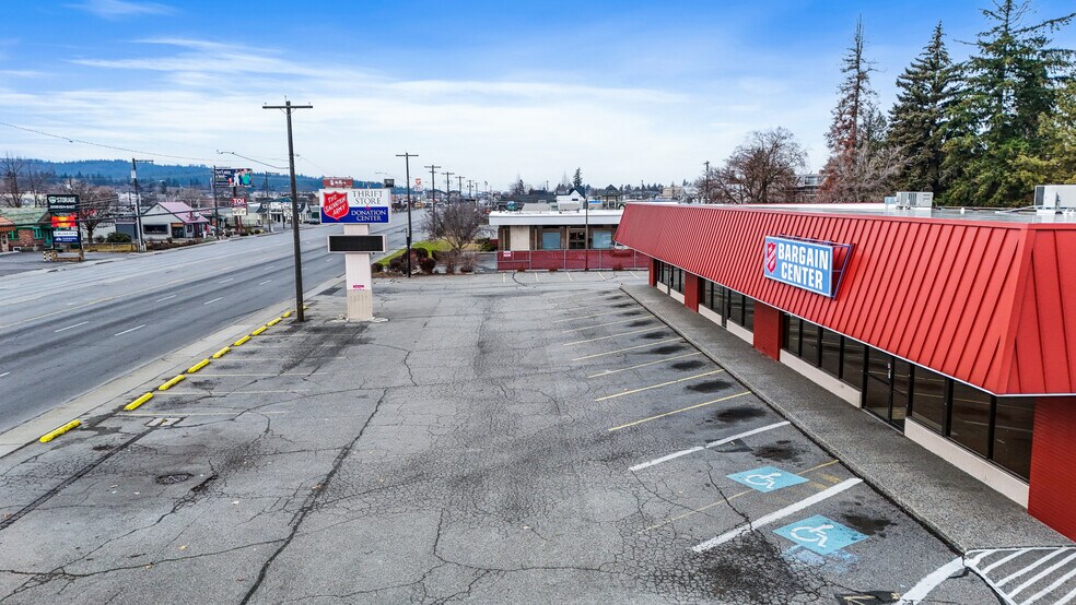More Photos Of 11211 E Sprague Ave, Spokane Valley Storefront For Sale