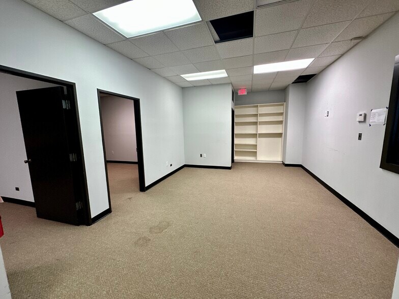 More Photos Of 130 Lexington Ln, Southern Pines Office For Sale