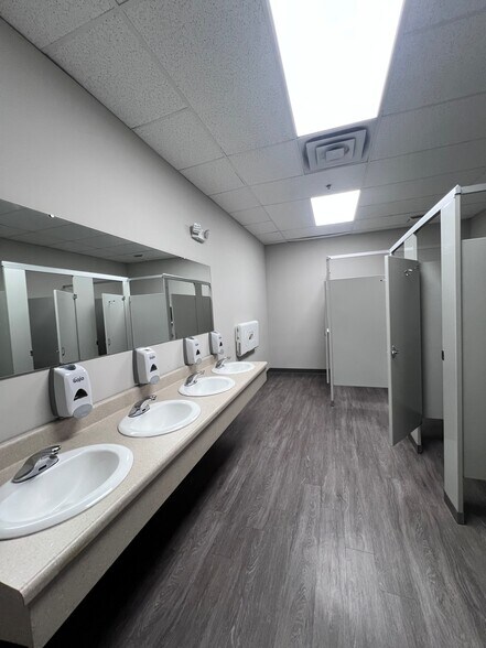 More Photos Of 621-633 N Highway 231, Panama City Unknown For Lease