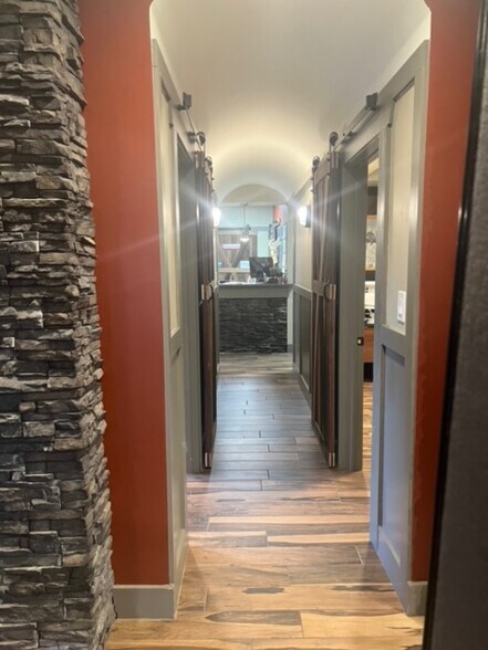 More Photos Of 1517 N Orange Blossom Trl, Orlando Office For Lease