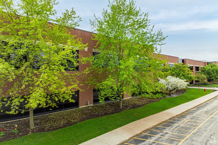 More Photos Of 4200 Cantera Dr, Warrenville Office For Sale