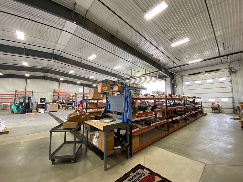 More Photos Of 517 Well St, Williston Warehouse For Sale