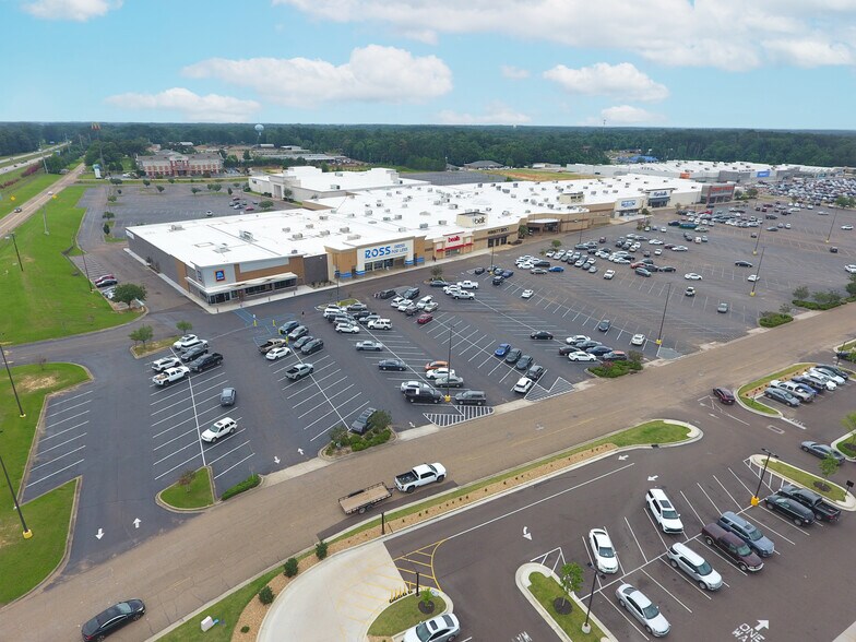 More Photos Of 1720-1722 Veterans Blvd, Mccomb Storefront For Sale