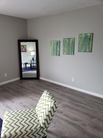 More Photos Of 9805 E 61st St, Kansas City Apartments For Sale