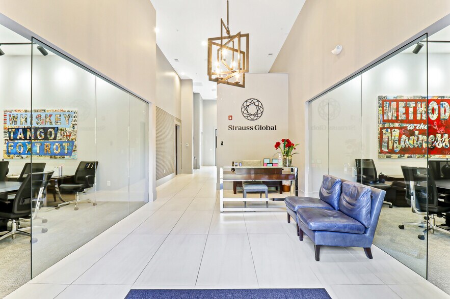 More Photos Of 10 Park Ln, Hilton Head Island Office For Sale