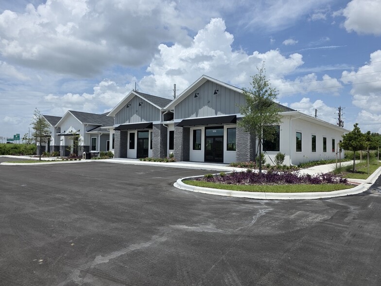 More Photos Of 950 Windermere rd, Winter Garden Medical For Lease