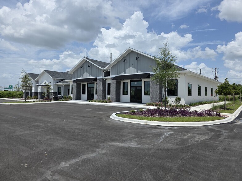 More Photos Of 950 Windermere rd, Winter Garden Medical For Lease