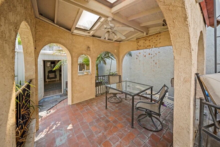 More Photos Of 906 E Commonwealth Ave, Fullerton Storefront For Sale