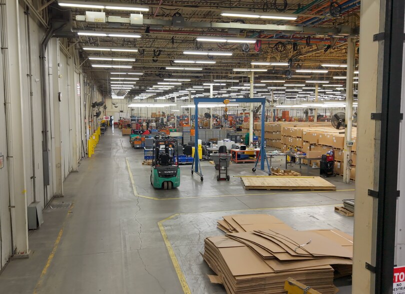 More Photos Of 105 Industry Dr, Versailles Manufacturing For Sale