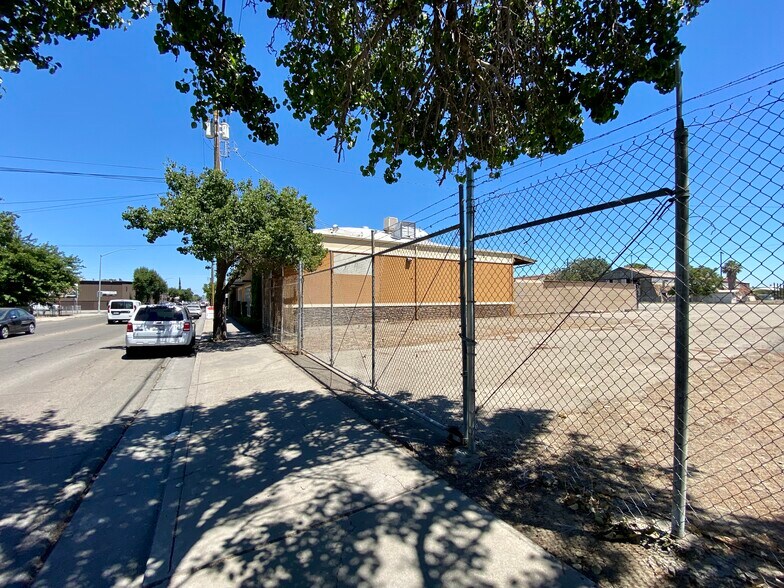 More Photos Of 702-714 W Fremont St, Stockton Light Distribution For Sale