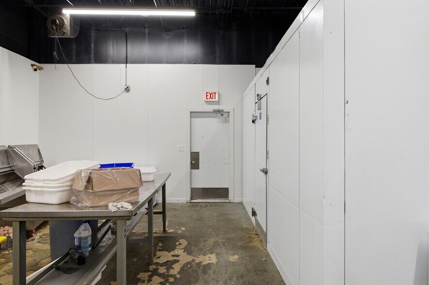 More Photos Of 4136 N Kedzie Ave, Chicago Medical For Sale