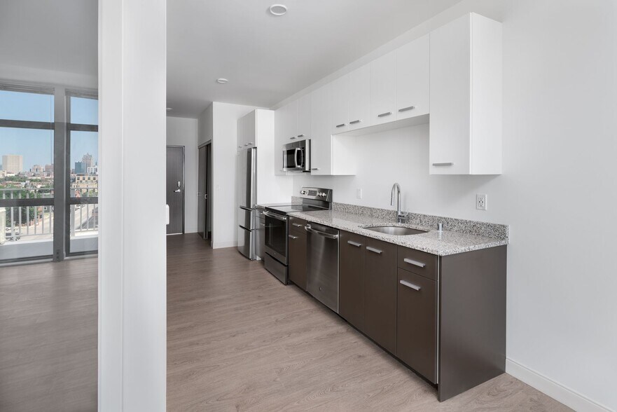 More Photos Of 211 W Mineral St, Milwaukee Apartments For Lease