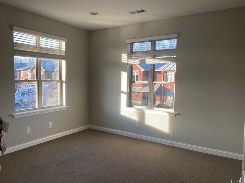 More Photos Of 5720 Gateway, Mason Coworking Space