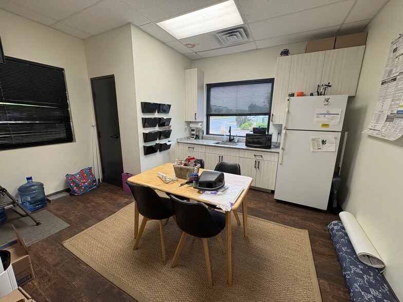 More Photos Of 149 NE 138th St, Edmond Warehouse For Lease