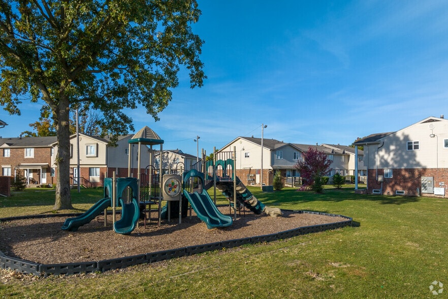 More Photos Of 6028 Vanderbilt Dr, Mount Morris Apartments For Sale