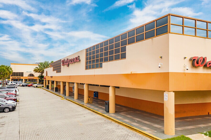 More Photos Of 2855-2921 Stirling Rd, Hollywood Unknown For Lease