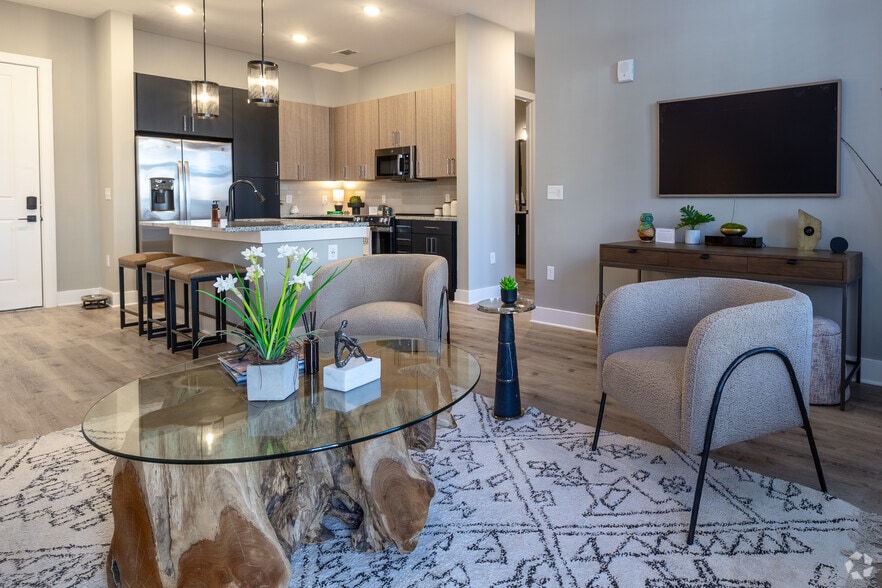 More Photos Of 146 Roberts St, Asheville Apartments For Lease